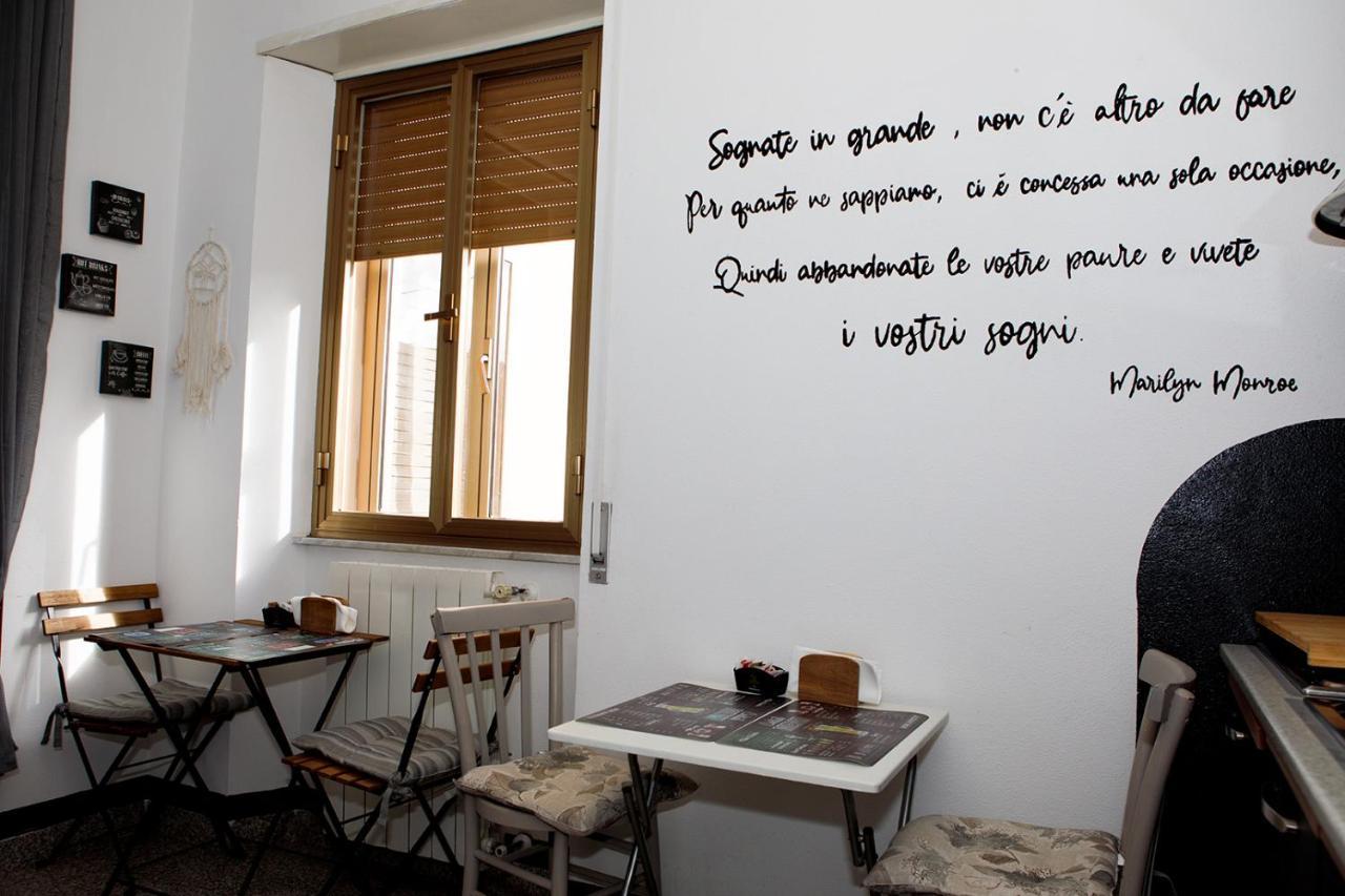 Santu Bustianu Acomodação com café da manhã Orgosolo Exterior foto